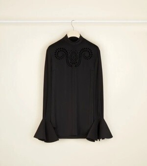 PATOU 刺繍入りシルクトップ