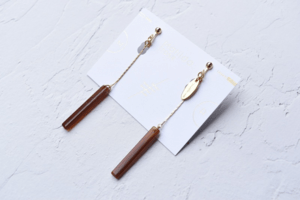 Matilda rose chain acryl stick ピアス