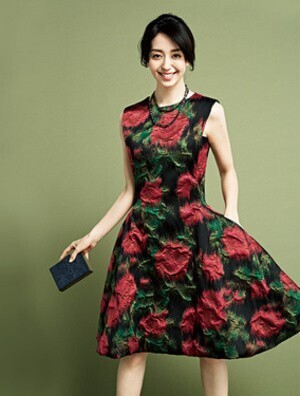 LANVIN 大人のキュートな可愛さ × メリハリボディ見せコーデ | ファッション | 25ans(ヴァンサンカン)オンライン