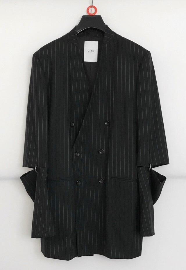 UJOH Piercing Sleeve Jacket
