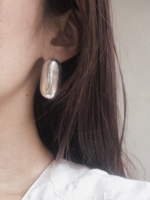 Lana Swans oval pool earring