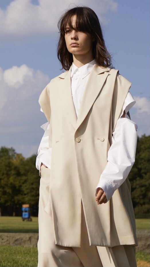 UJOH Slit Vest / ペーパー加工ウールツイル / U781-V01-100