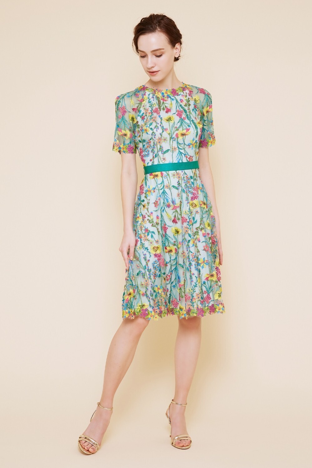 TADASHI SHOJI 小花刺繍 半袖ラグランドレス