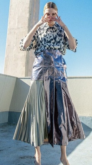 BELLE SHINY TiCK SKIRT