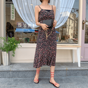 MERONGSHOP ラブリーフラワーストラップワンピース