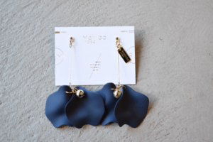 Matilda rose mat  petal drop/イヤリング