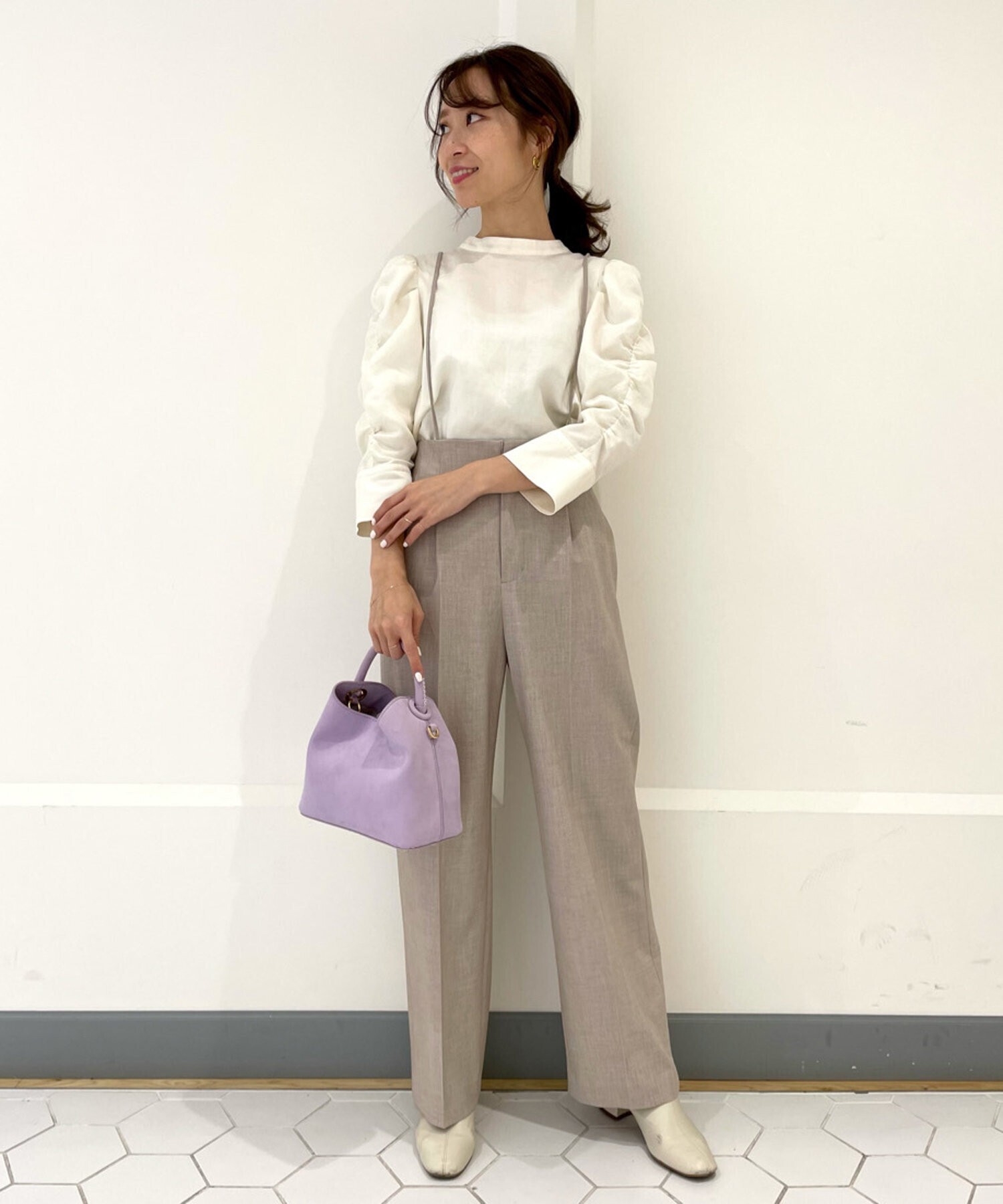 La boutique BonBon ヘリンボンパワショルブラウス