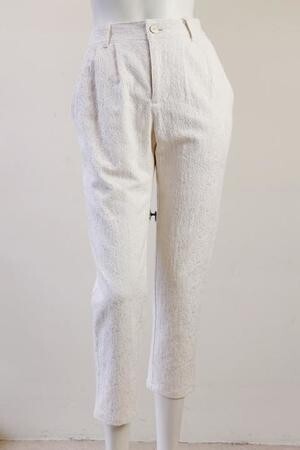 trois ストレッチジャガードタックパンツ ホワイト系 M