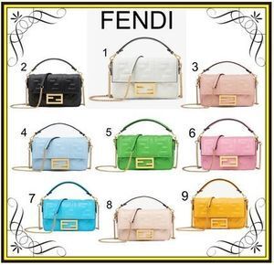 FENDI 【FENDI】バゲット FFレザー　ショルダーバッグ (FENDI/ショルダーバッグ・ポシェット) 8BS017A72VF15AO  8BS017A72VF15ZW  8BS017A72VF19PQ【BUYMA】