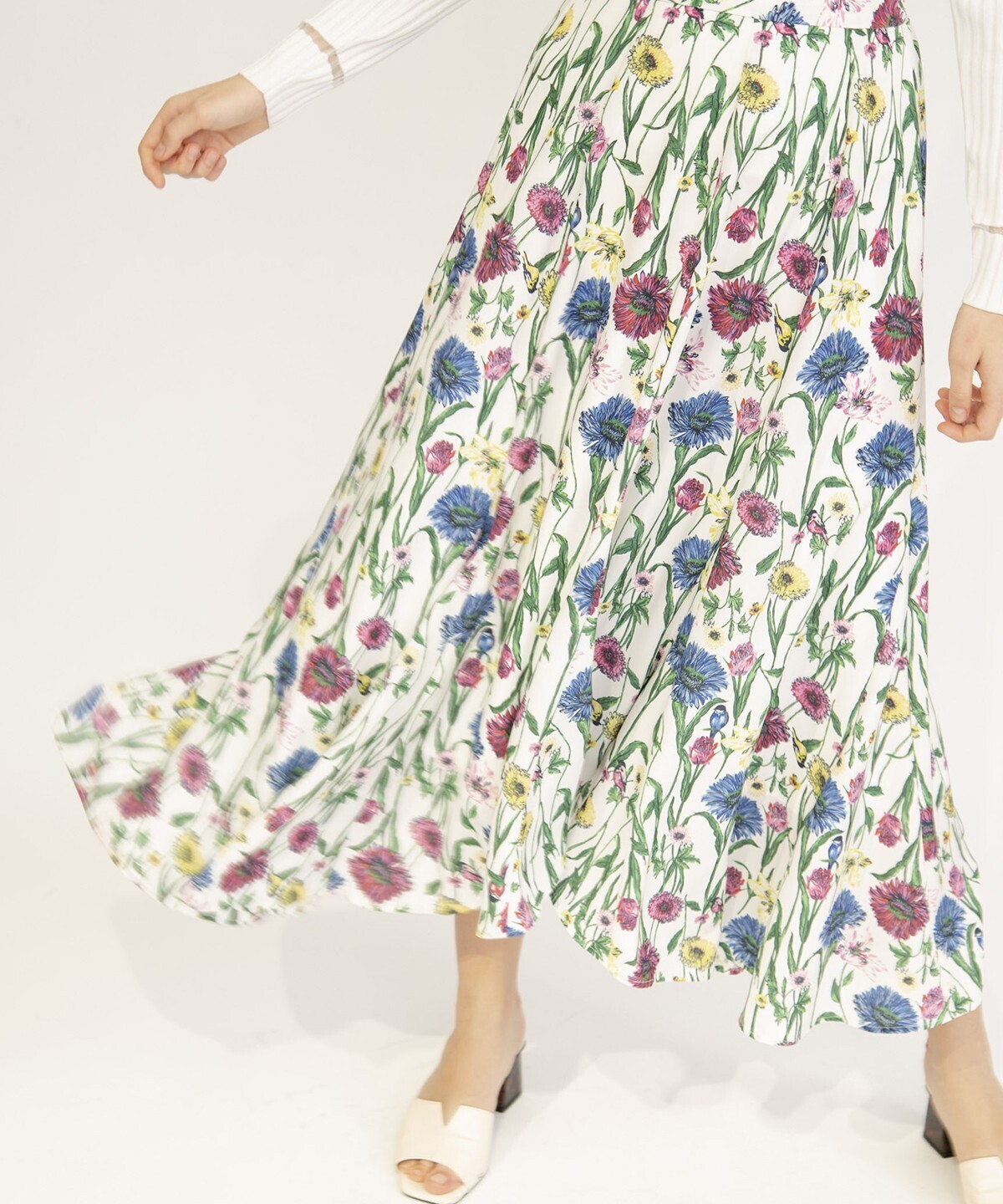 And Couture ボタニカル柄イレヘムロングスカート