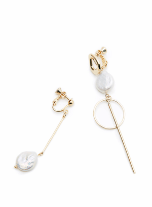 ROOM asymmetry pearl earring -circle-