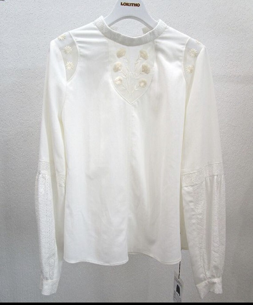 LOKITHO SPOT EMB. BLOUSE