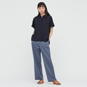 UNIQLO サテンリラックスストレートパンツ（丈長め69～71cm）