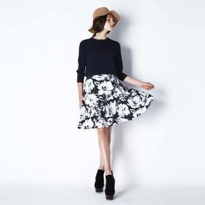LADYMADE Drawing Flower Flair Skirt