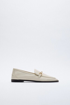 ZARA バックル付きレザーモカシン
