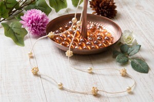 ESSERE MILANO パールビーズボール・ロングネックレス