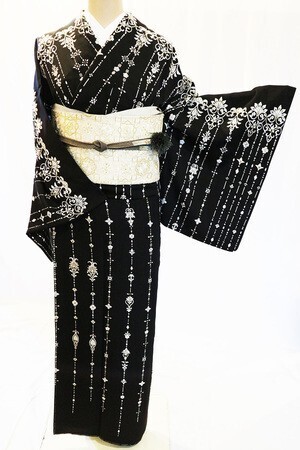きものサロンながしま 総柄刺繍スワロフスキー付　洋風華紋