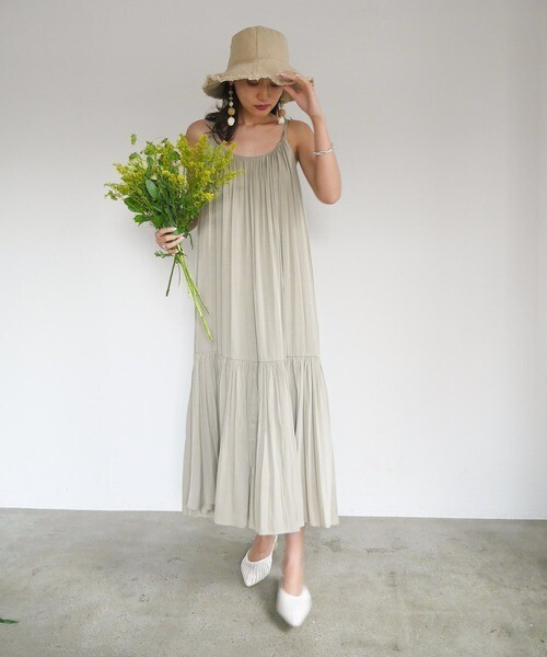 LADYMADE BACKフリルサテンティアードキャミワンピース
