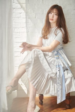 Her lip to Garden Party Ruffled Midi Dress
