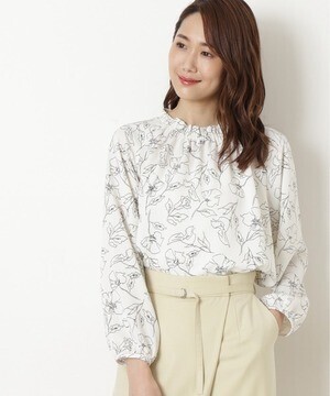 NATURAL BEAUTY BASIC ドローイングフラワープリントブラウス