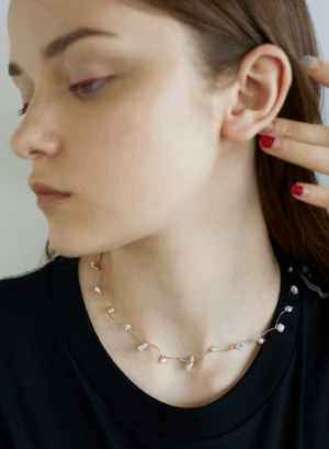 ROOM winding pearl necklace