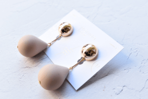 Matilda rose marshmallow drop ピアス