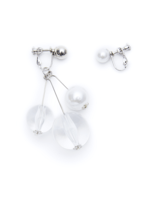 ROOM balance clear earring