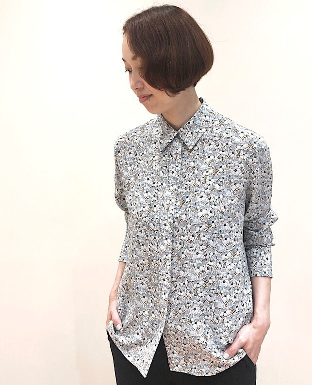 Comptoir des cotonniers シルクプリントレギュラーカラーシャツ