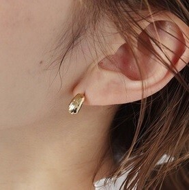 e.m. 猫の手ピアス