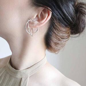 in mood SPIN -EAR CUFF