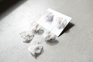 Matilda rose chiffon flower ponpon