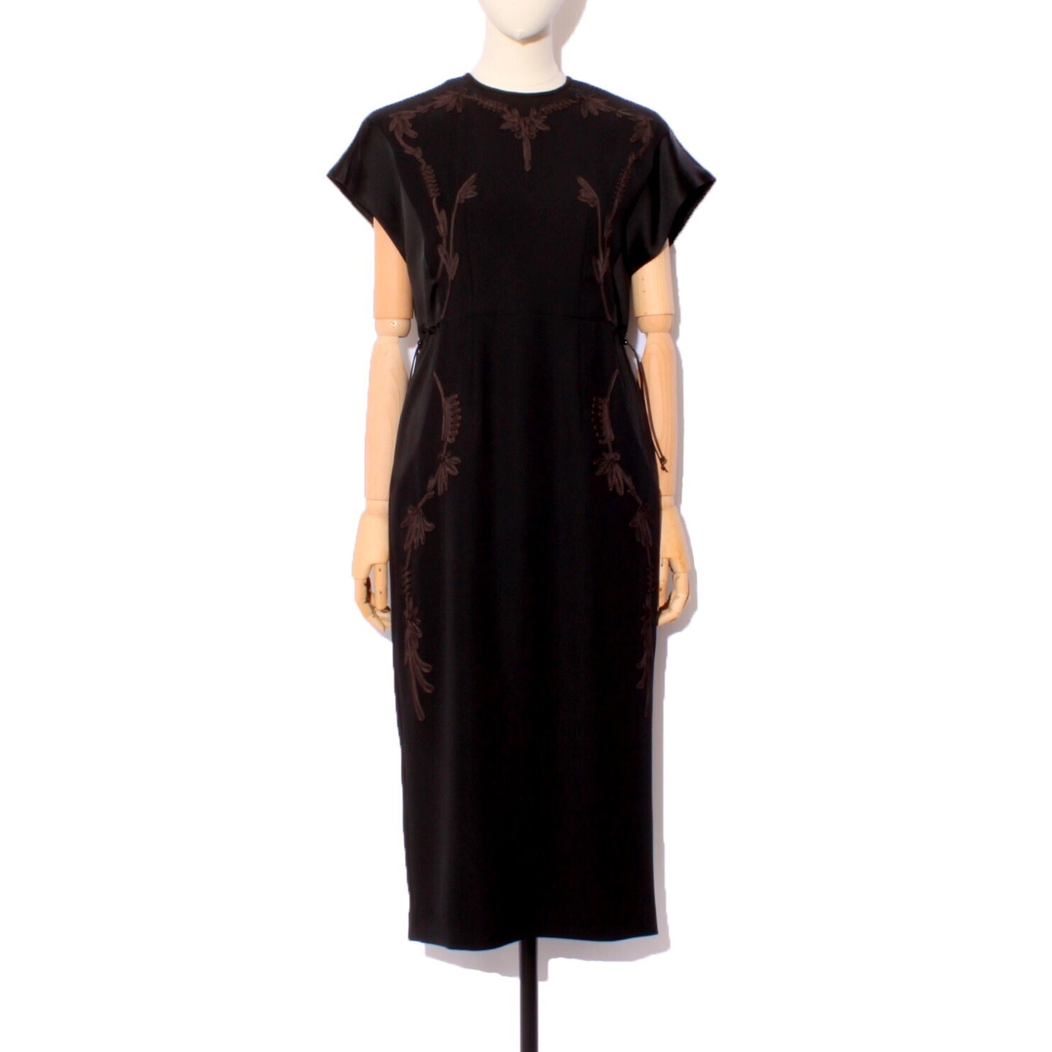 LOKITHO BLACK TAG CORD EMBROIDRED H/S DRESS