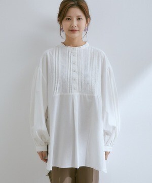 vis-`a-vis レース＆タックで魅せる、フロントピンタックチュニックブラウス