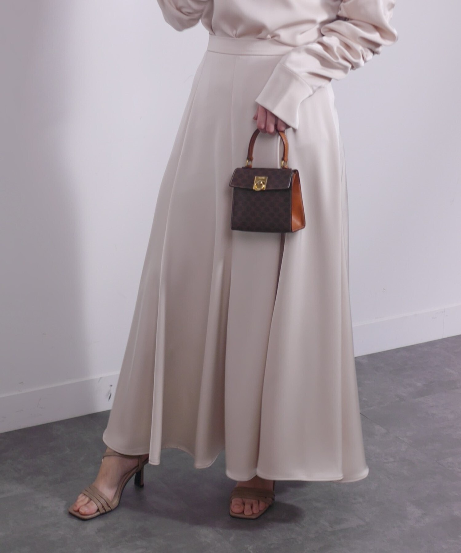 LADYMADE シャイニーサテンフレアロングスカート