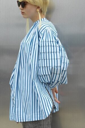 WRYHT CHO-CHIN SLEEVE FOLK TOPS