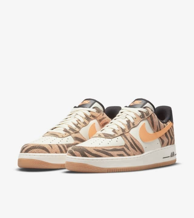 NIKE Air Force 1 '07 PRM “Orange Zebra”