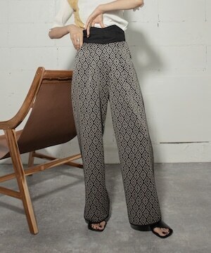 ANOGH HIGH WAIST JQD PATTARN PANTS