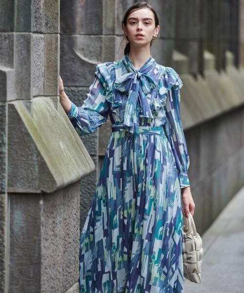 AndCouture ジオメトリック長袖ボウタイワンピース
