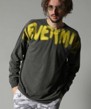 STUD MUFFIN ピグメントダイ6ozコットン天竺 グラフィティオーバープリント LS Tシャツ