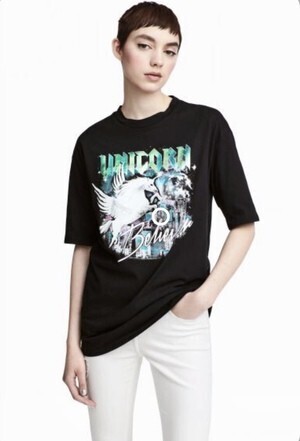 H&M デザインTシャツ