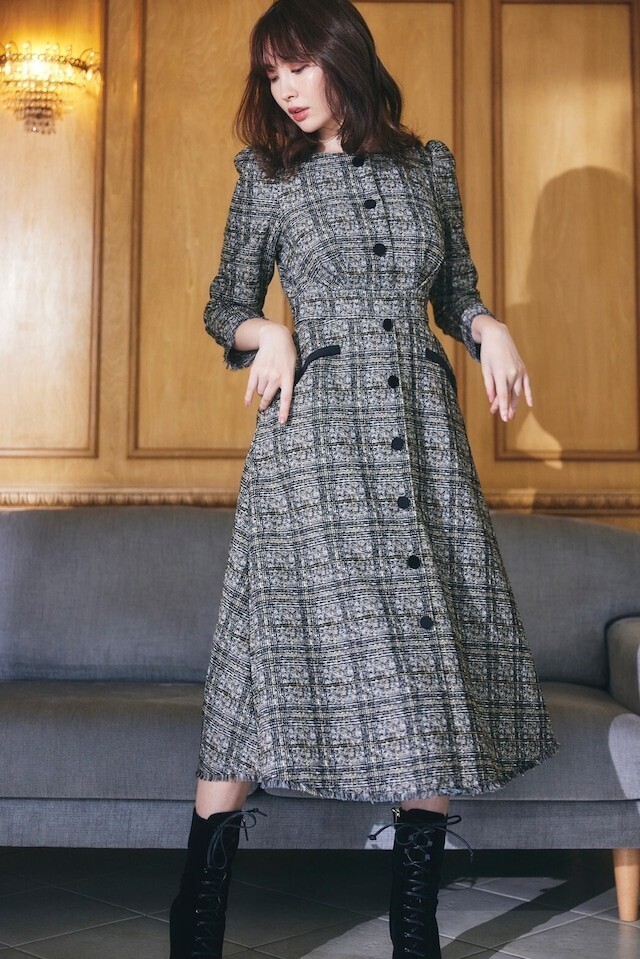 Her lip to Classic Tweed Midi Dress