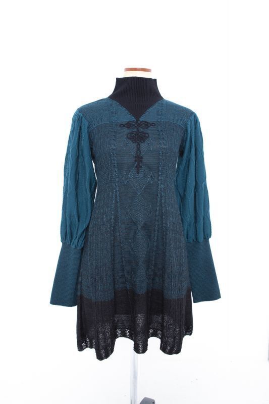 rurumu: cord emb knit OP