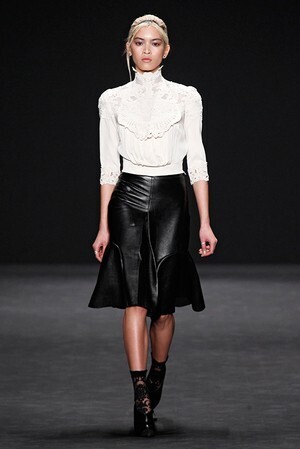 VIVIENNE TAM ブラウス