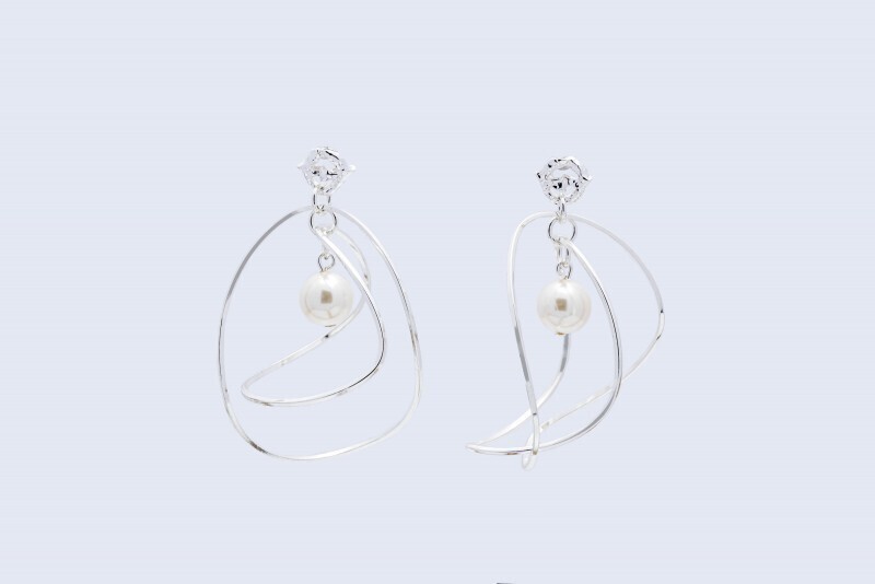 CECILE ET JEANNE ダブルフープピアス シルバー パール M