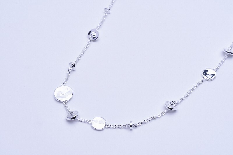 CECILE ET JEANNE ヴォアラクティ ロングネックレス シルバー