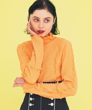 INella リップルハイネックトップス