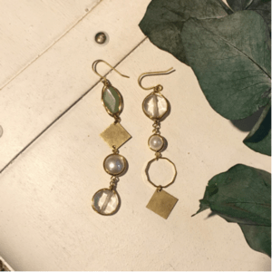 Brooklyn Charm グリーンアヴェンチュリン×クリアクオーツ×ひし形パールピアス