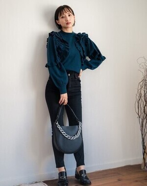 LADYMADE ショートフリルハイネックニットプルオーバー