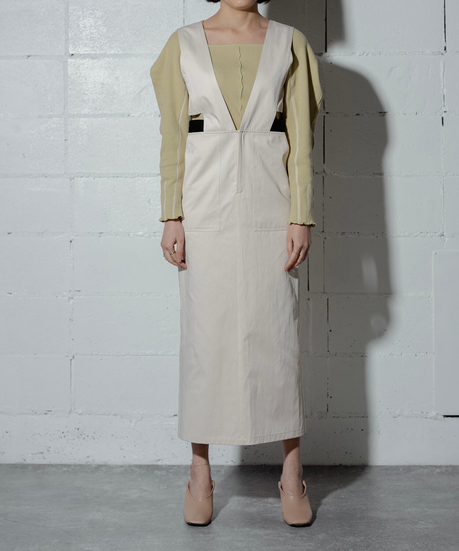 ANOGH V-NECK NARROW JUMPER SKIRT