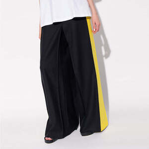LOEWE レディースカジュアルパンツ